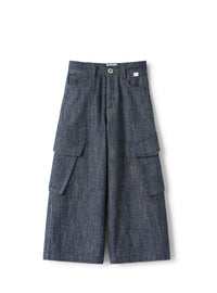 Cargo pants with wide legs