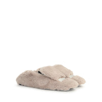 195€   Flat Closed Toe
