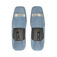 225€   Moccasin