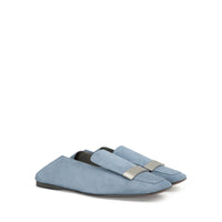 225€   Moccasin