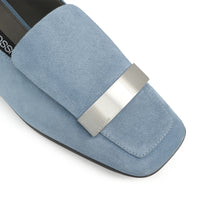 225€   Moccasin
