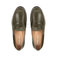 225€   Flat Closed Toe