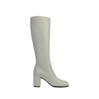 330€   Boot