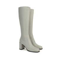 330€   Boot