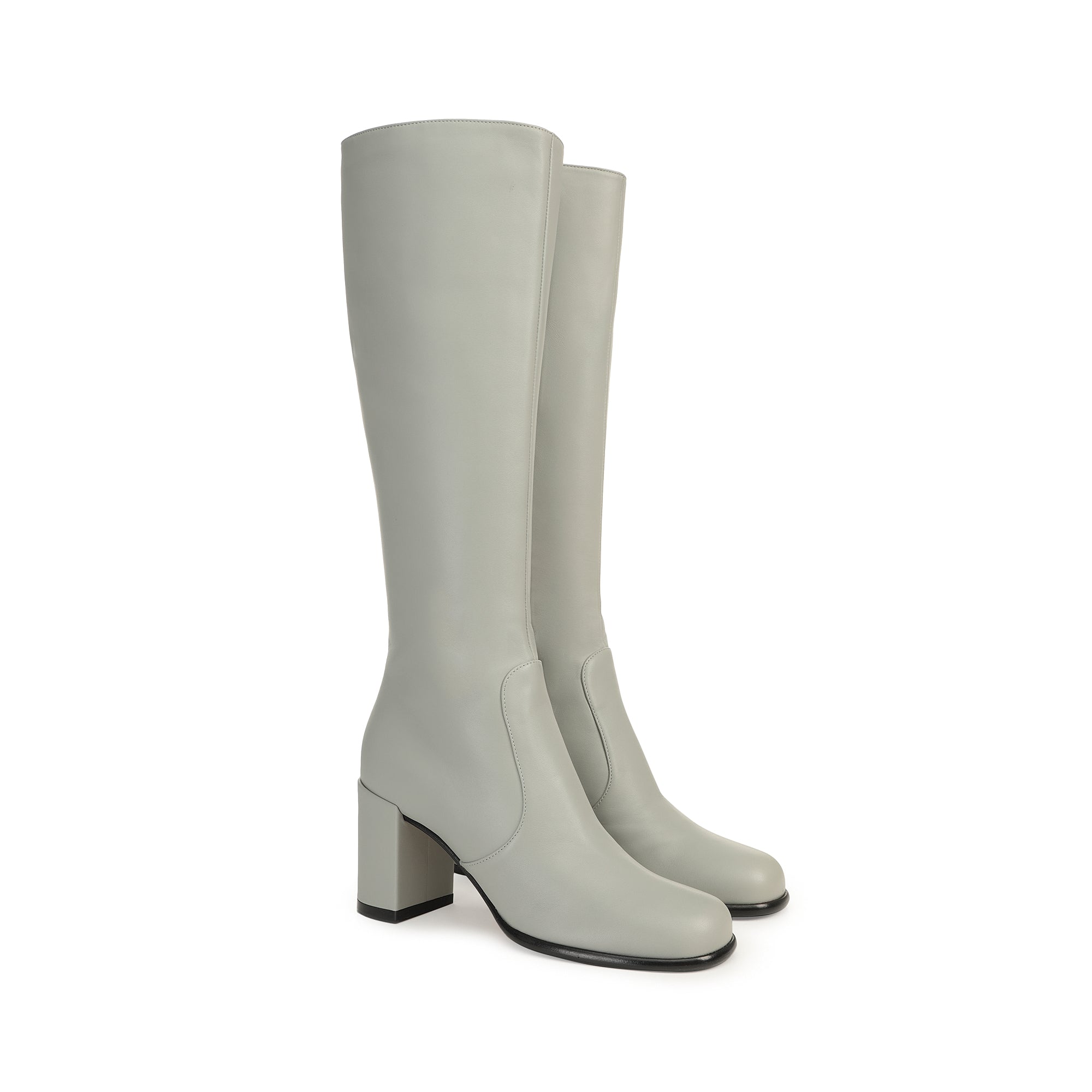 330€   Boot