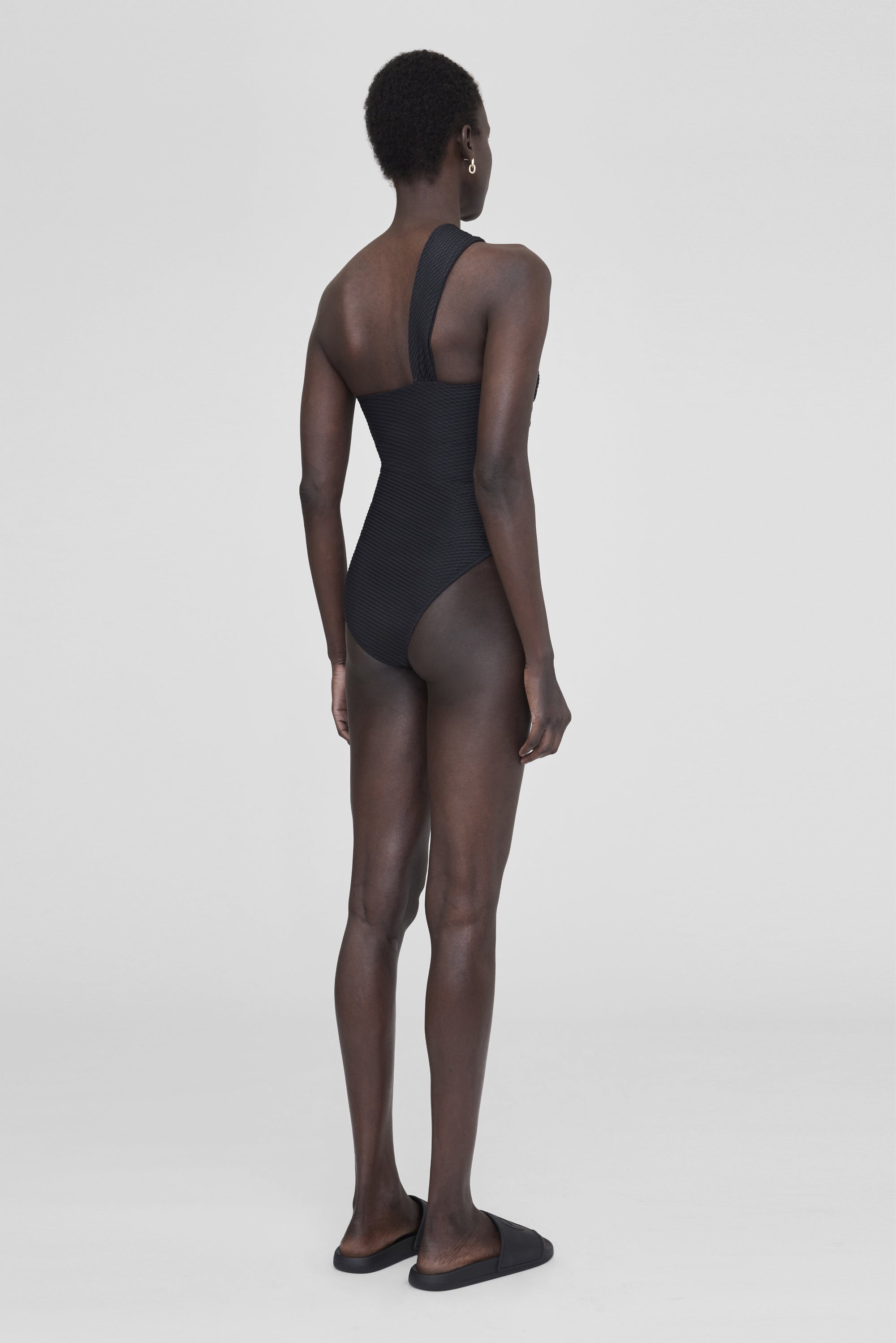 ROUX ONE PIECE - BLACK