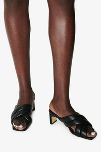 1qty NEW / CADE SANDALS - BLACK