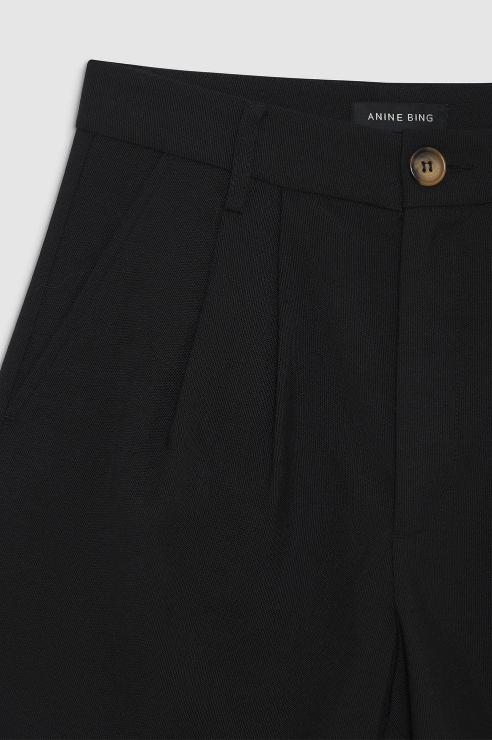 9qty NEW / CARRIE SHORT - BLACK