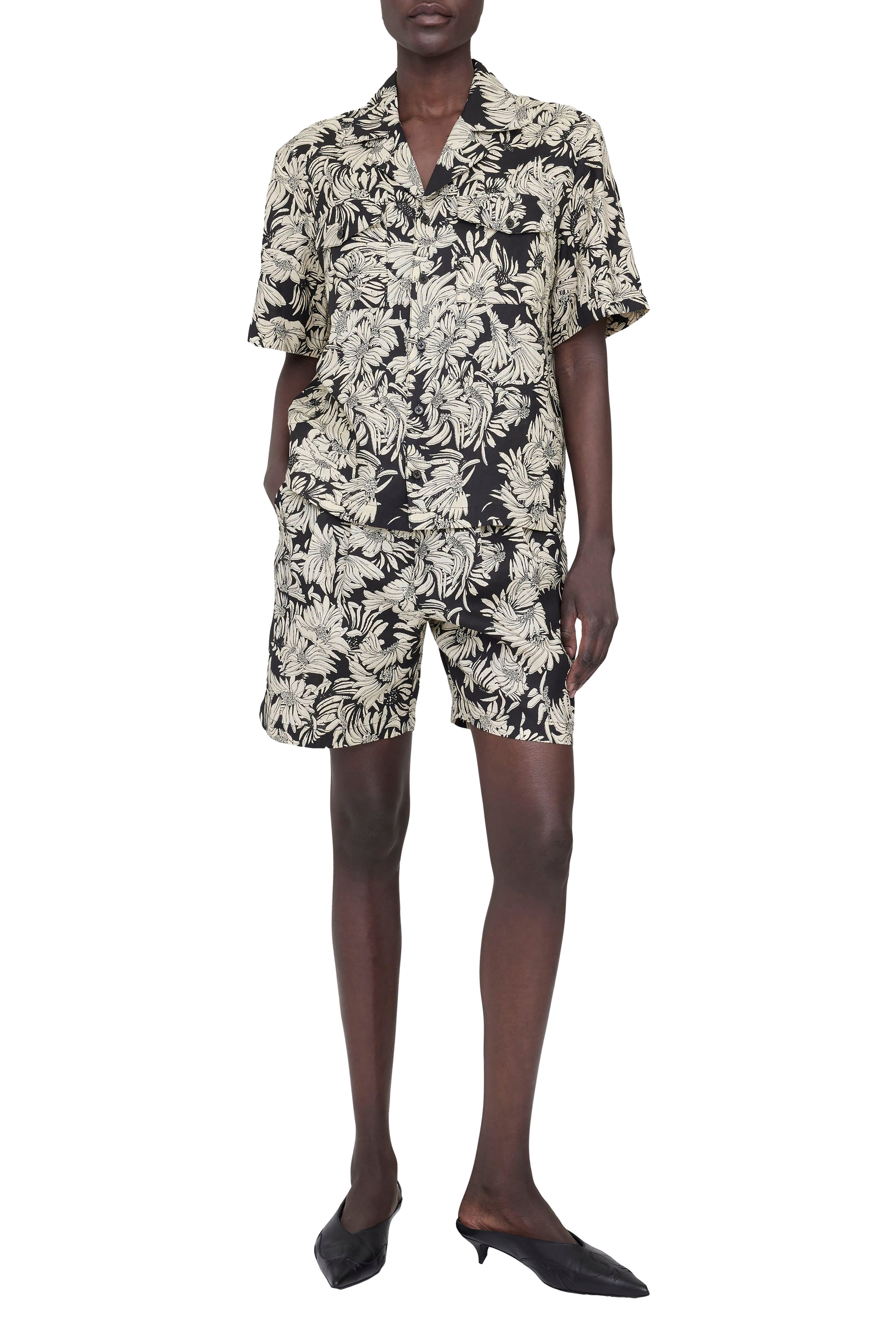 71qty RELIQUAT 65€ / HAMILTON SHIRT - BLACK FLORAL PRINT