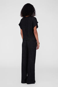 JOLLIE TOP - BLACK CRINKLE