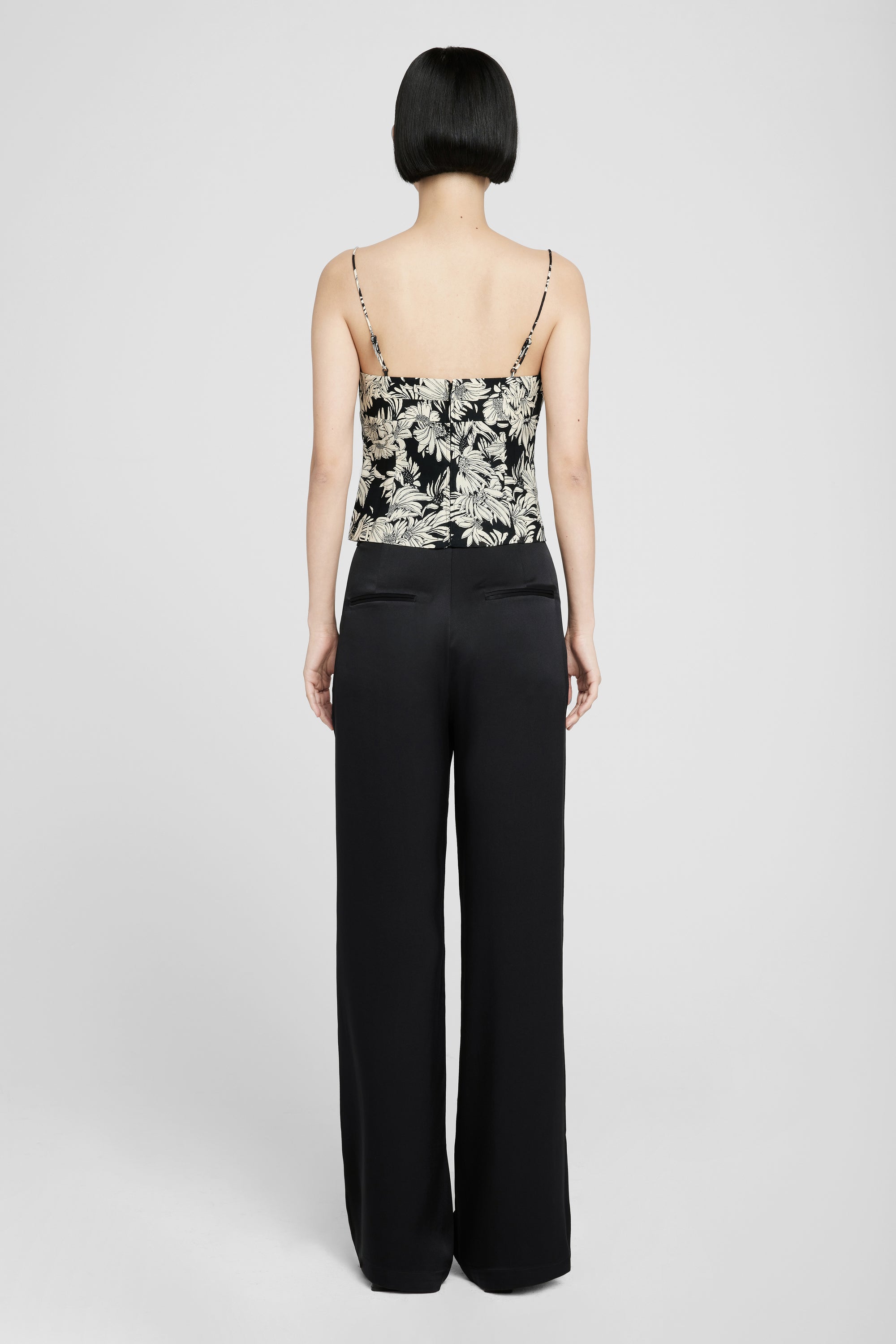 6qty NEW / KEIRAN TOP - BLACK FLORAL PRINT