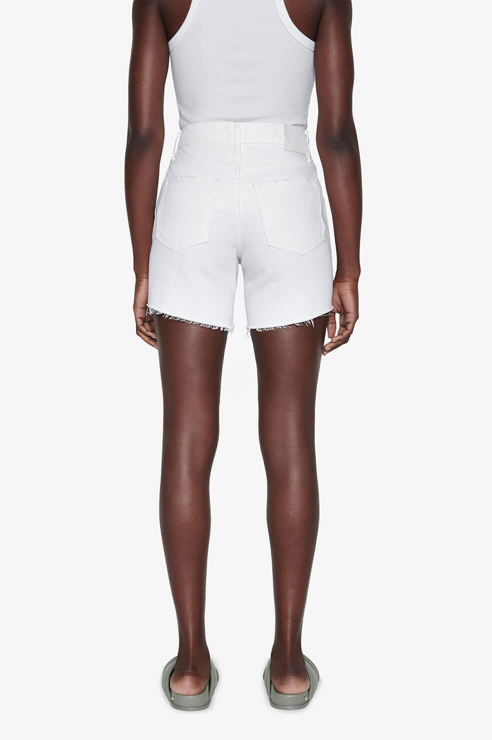 13qty NEW / KIT SHORT - OFF WHITE