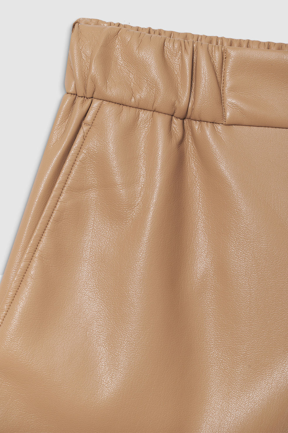 8qty NEW / KOA SHORT - BUTTERSCOTCH VEGAN LEATHER
