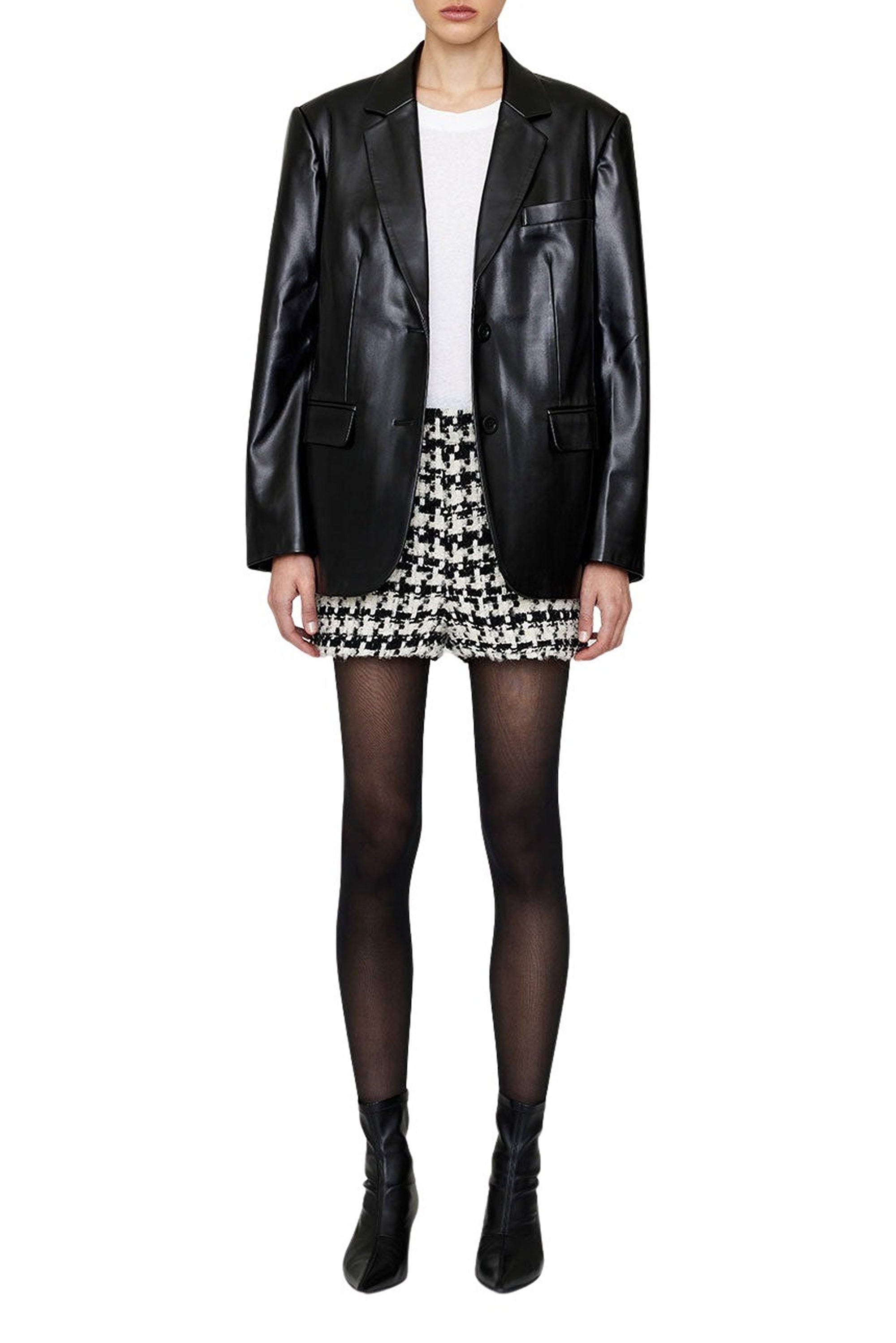 4qty NEW / LYLE SHORT - BLACK AND WHITE