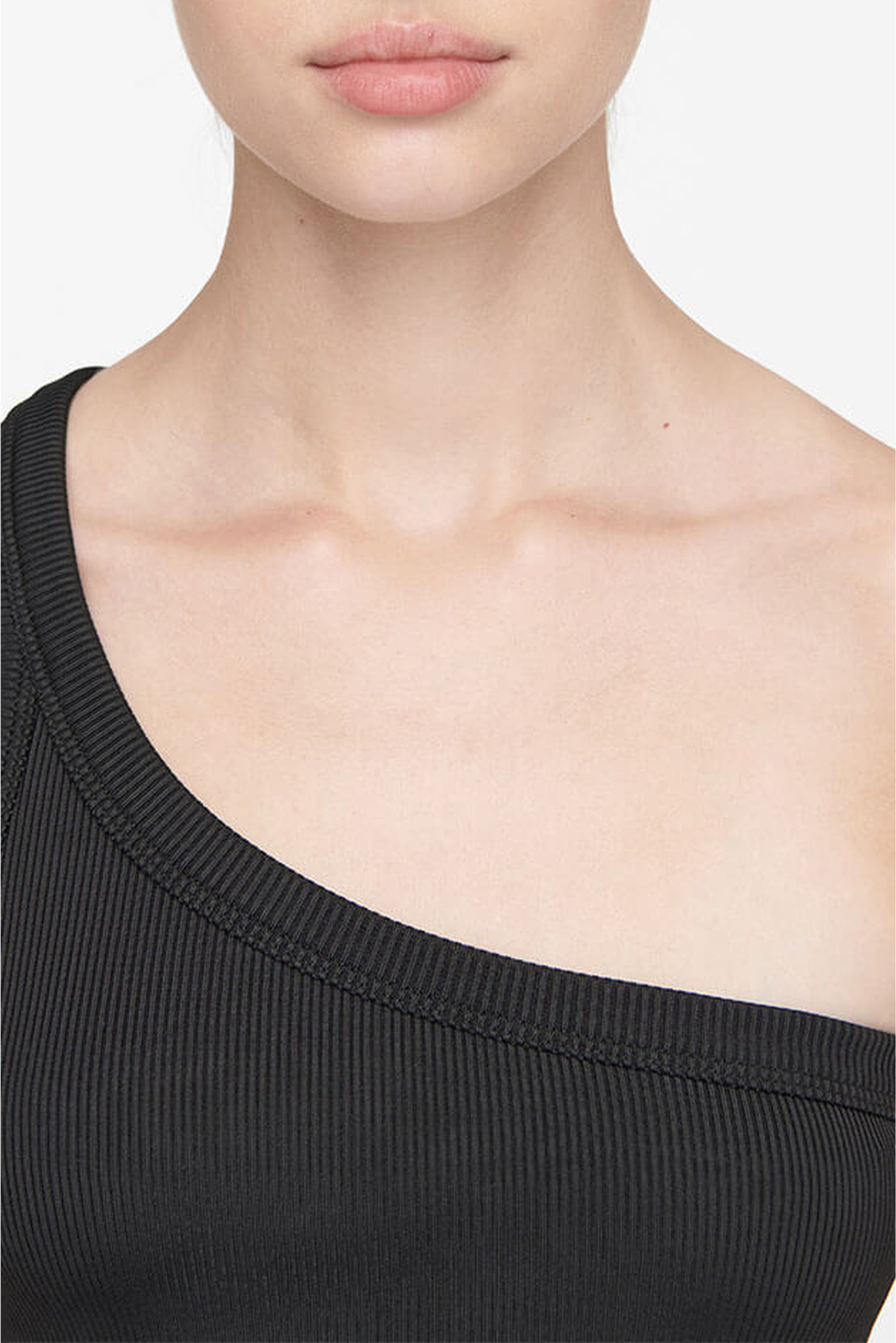 2qty NEW / REN TOP - BLACK