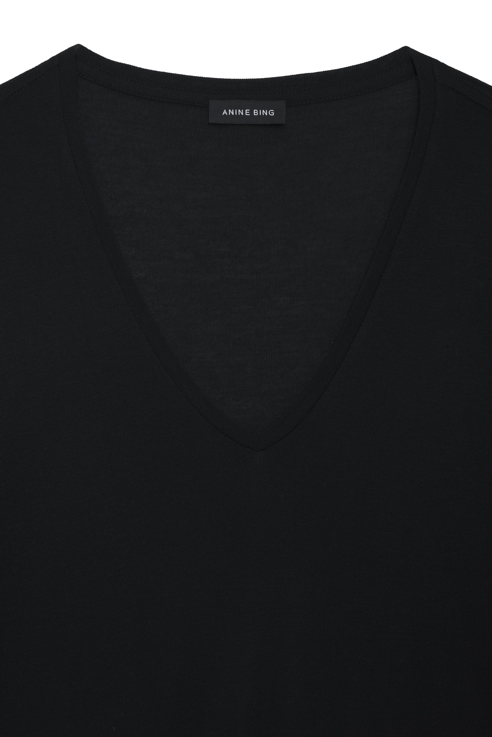 19qty RELIQUAT 35€ / VALE TEE - BLACK CASHMERE BLEND