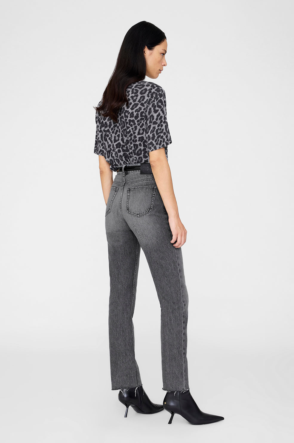 COHEN TEE - GREY LEOPARD