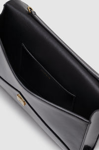 77qty NEW / ELLY CLUTCH - HIGH-SHINE BLACK