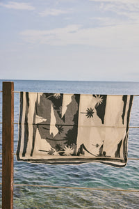 Black / Sailing Landscapes Pareo