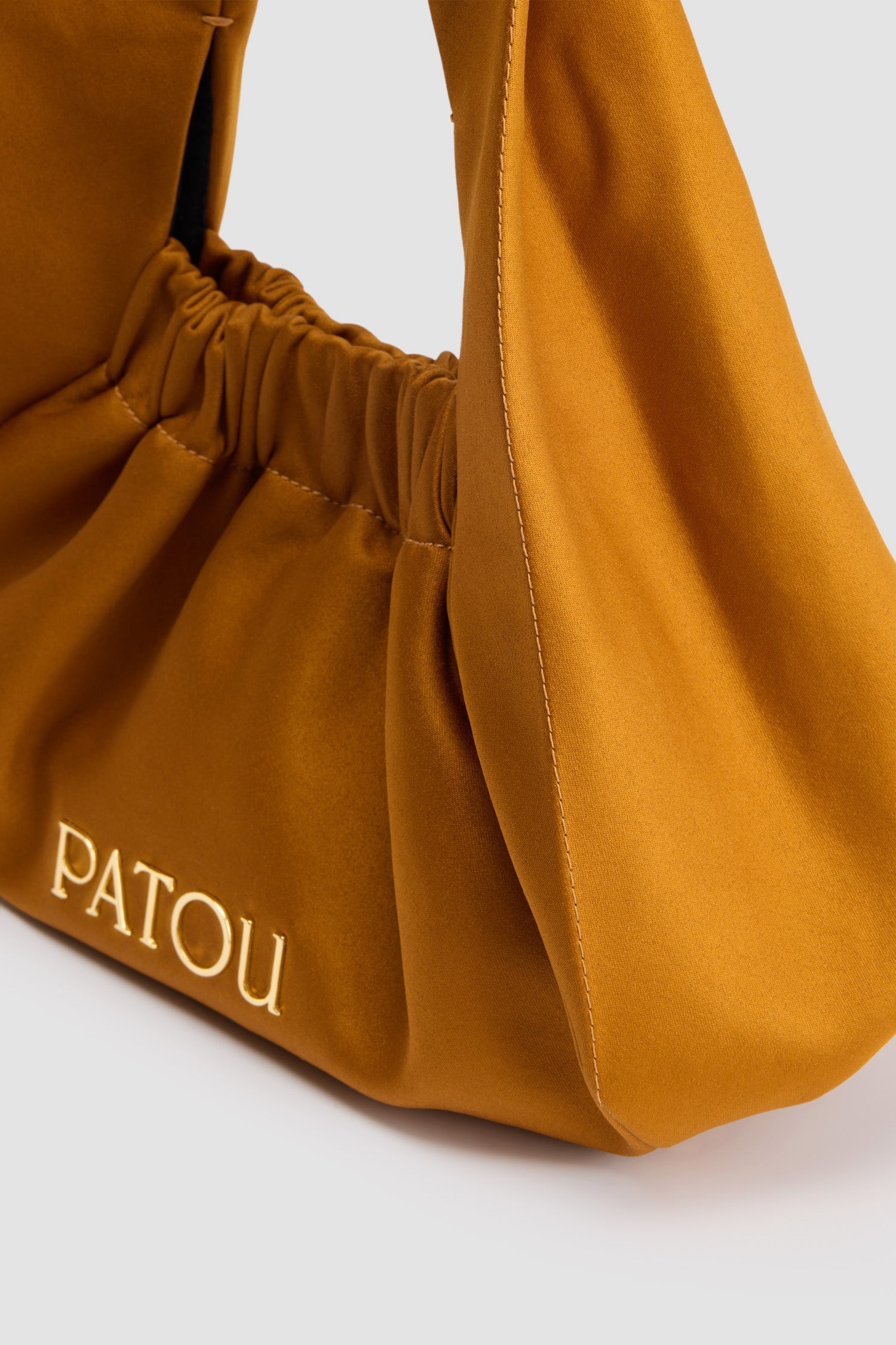 Sac Le Biscuit demi-lune en satin - Or