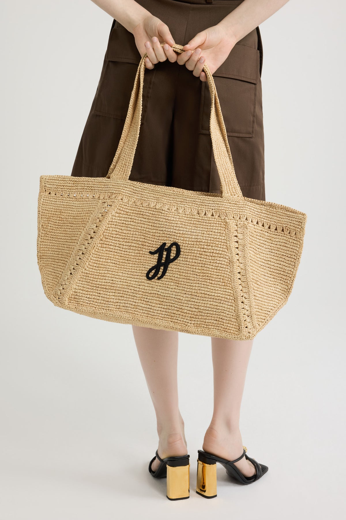 Vanilla / Grand cabas trapèze à monogramme JP en raphia