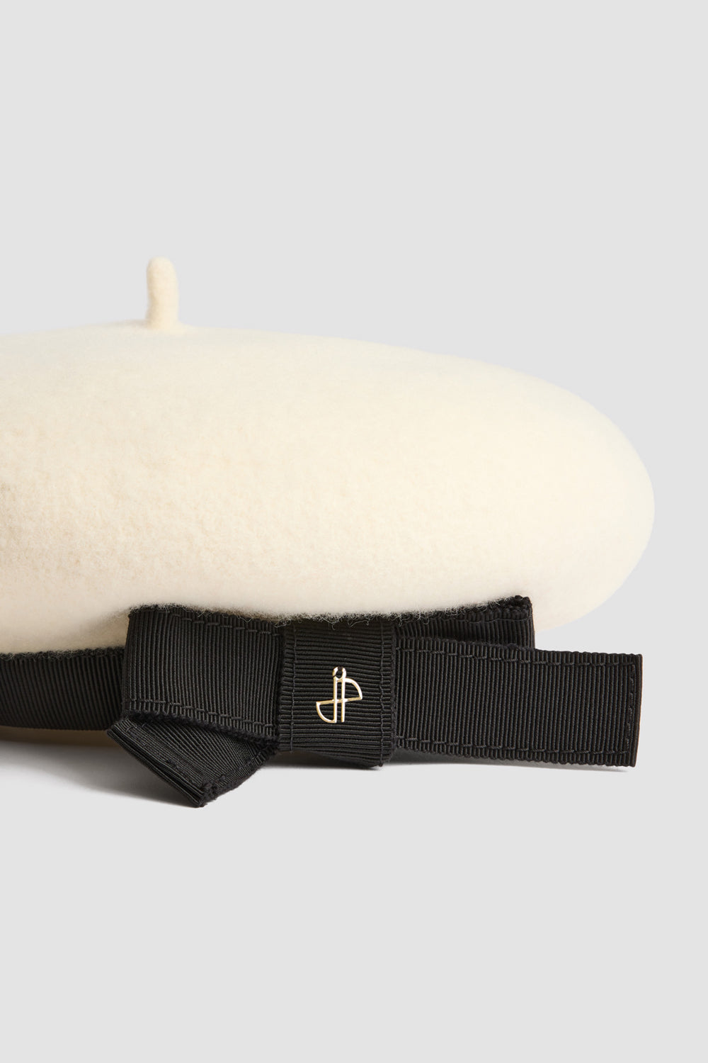 Snowberry White / Béret en feutre de laine avec gros-grain