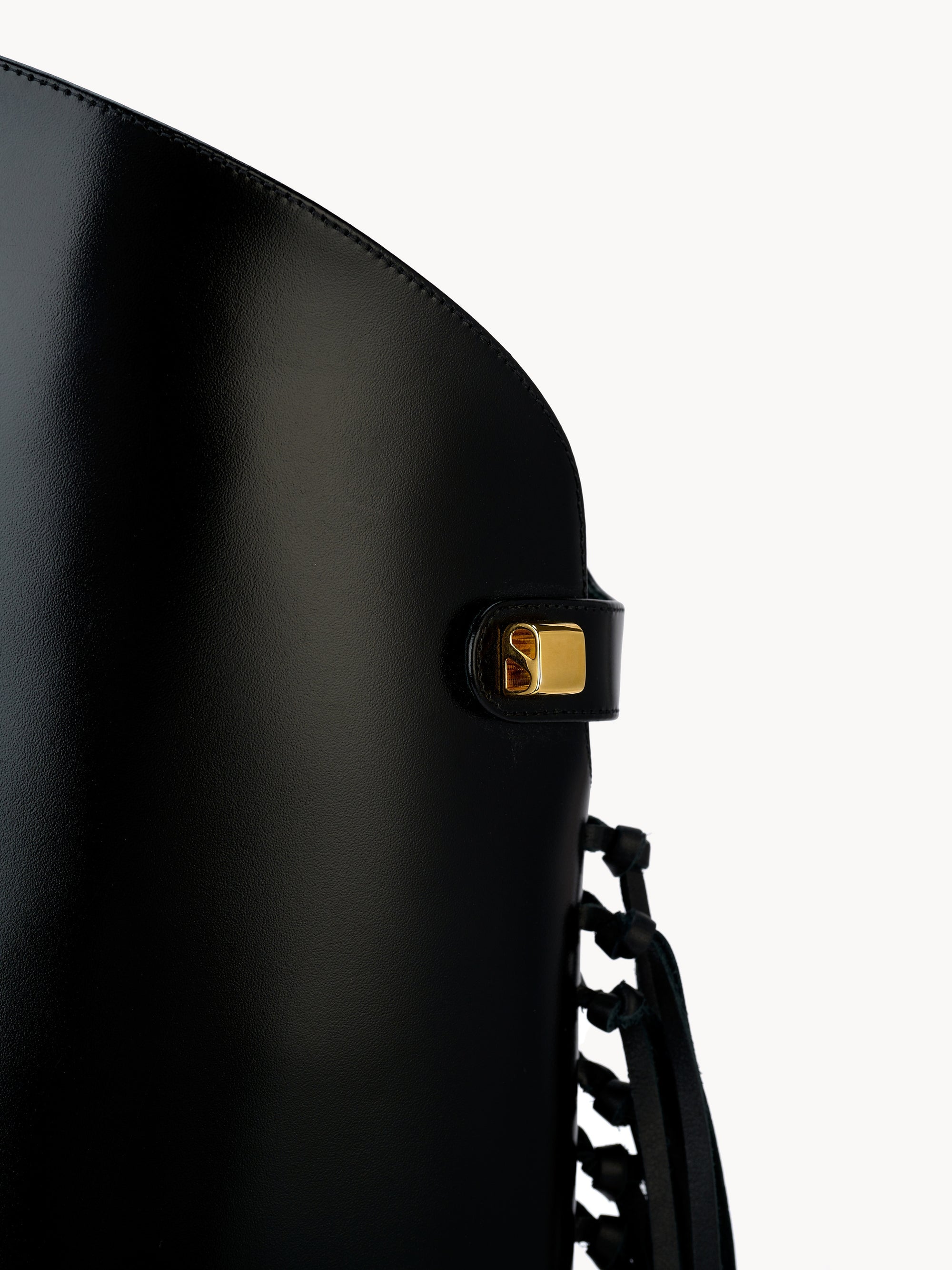 14qty NEW / Bottes Adriana Calypso avec franges 90 en cuir verni - Black