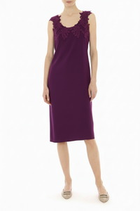 Robe midi sans manches avec encolure en dentelle brodée - Pink