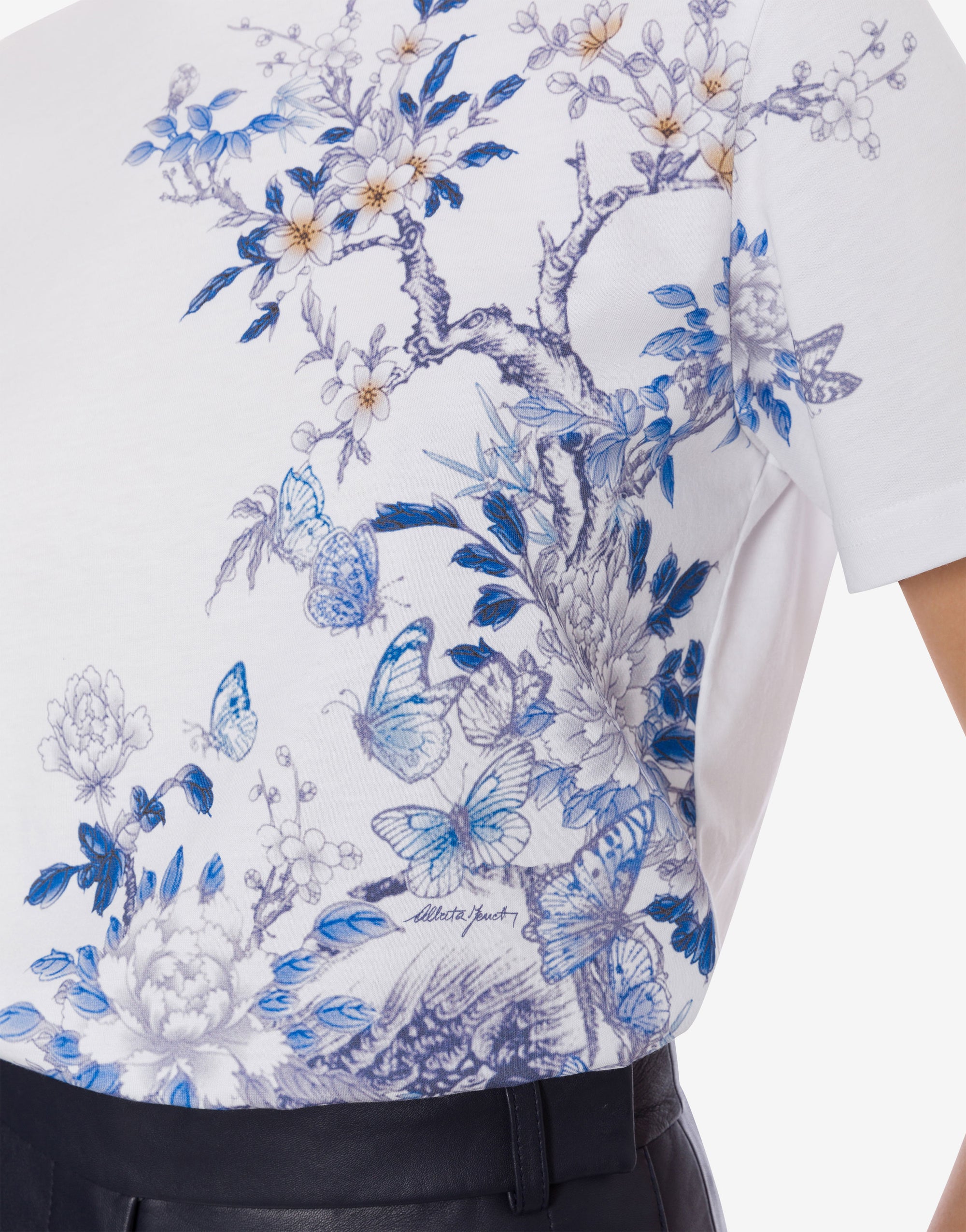 T-shirt à impression de cerises et papillons - White
