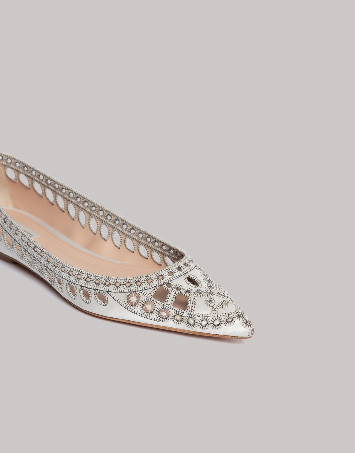 Ballerines pointues en broderie anglaise - White