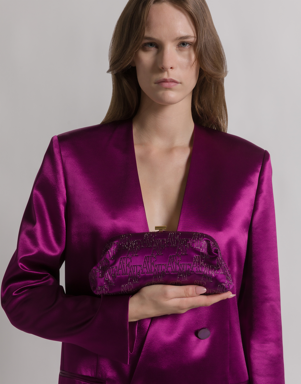 Pochette en satin avec monogramme AF en strass - Purple