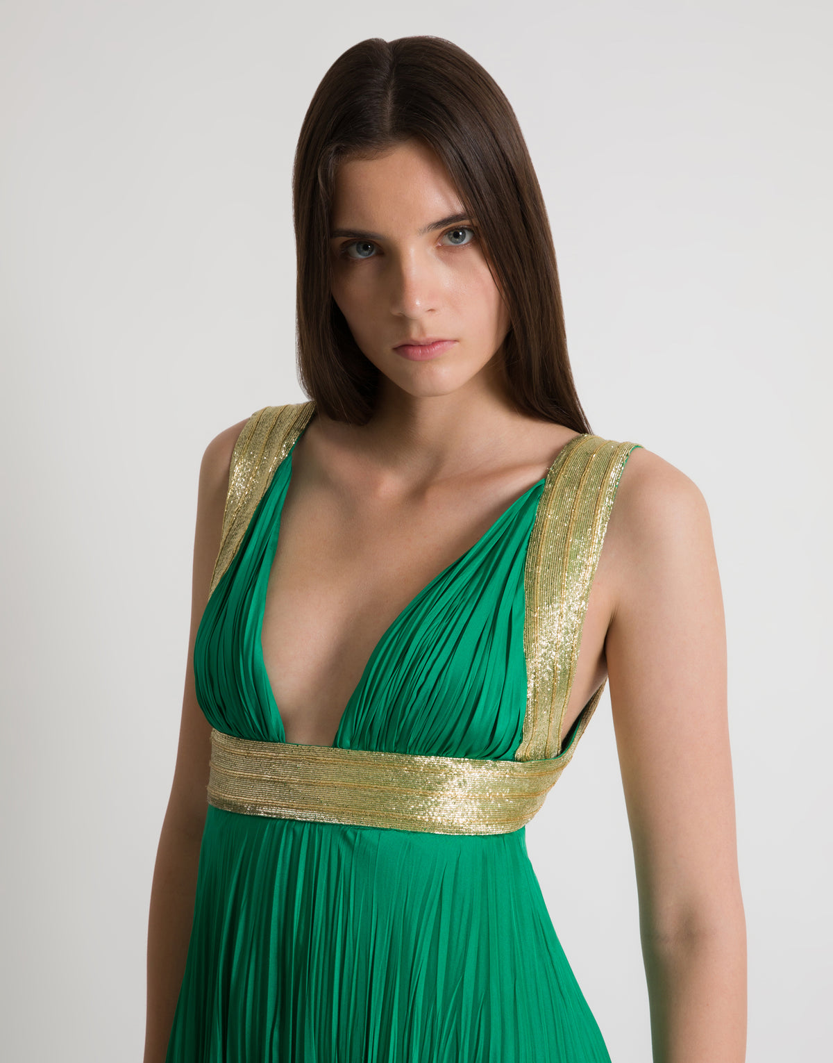 Long robe en soie avec broderies dorées - Bottle green