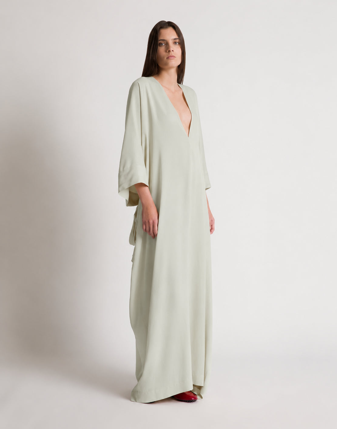 Longue robe caftan avec large encolure en V  - Light blue