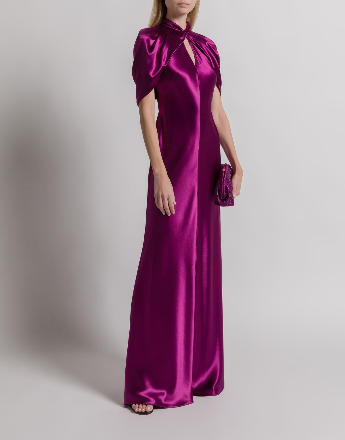 Robe de soirée en satin avec manches cape - Purple