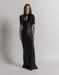 Robe de soirée en satin avec manches cape - Black