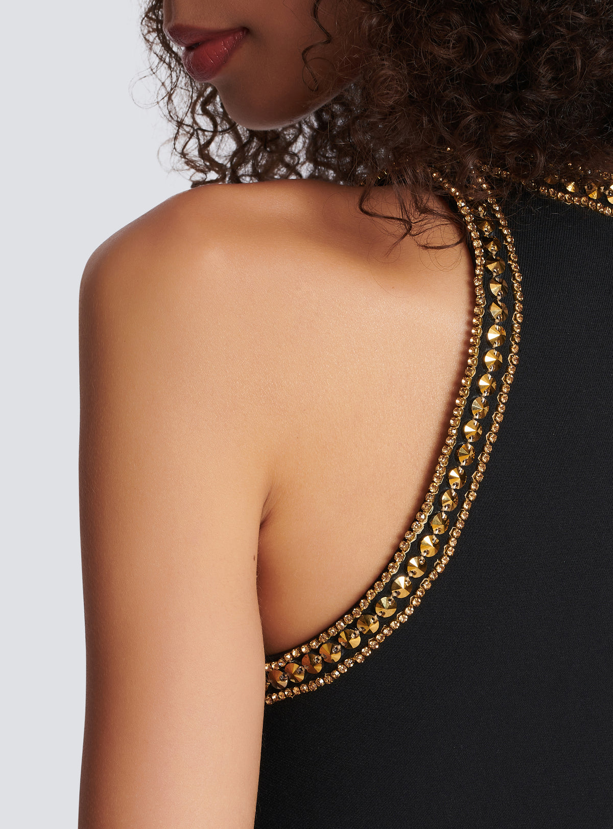 Robe brodée en grain de poudre - Noir & Or