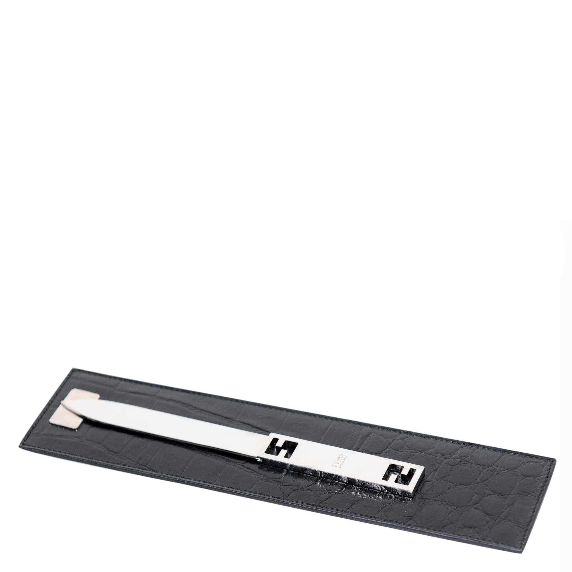 Découpe-lettres en métal et cuir - Argent & Noir