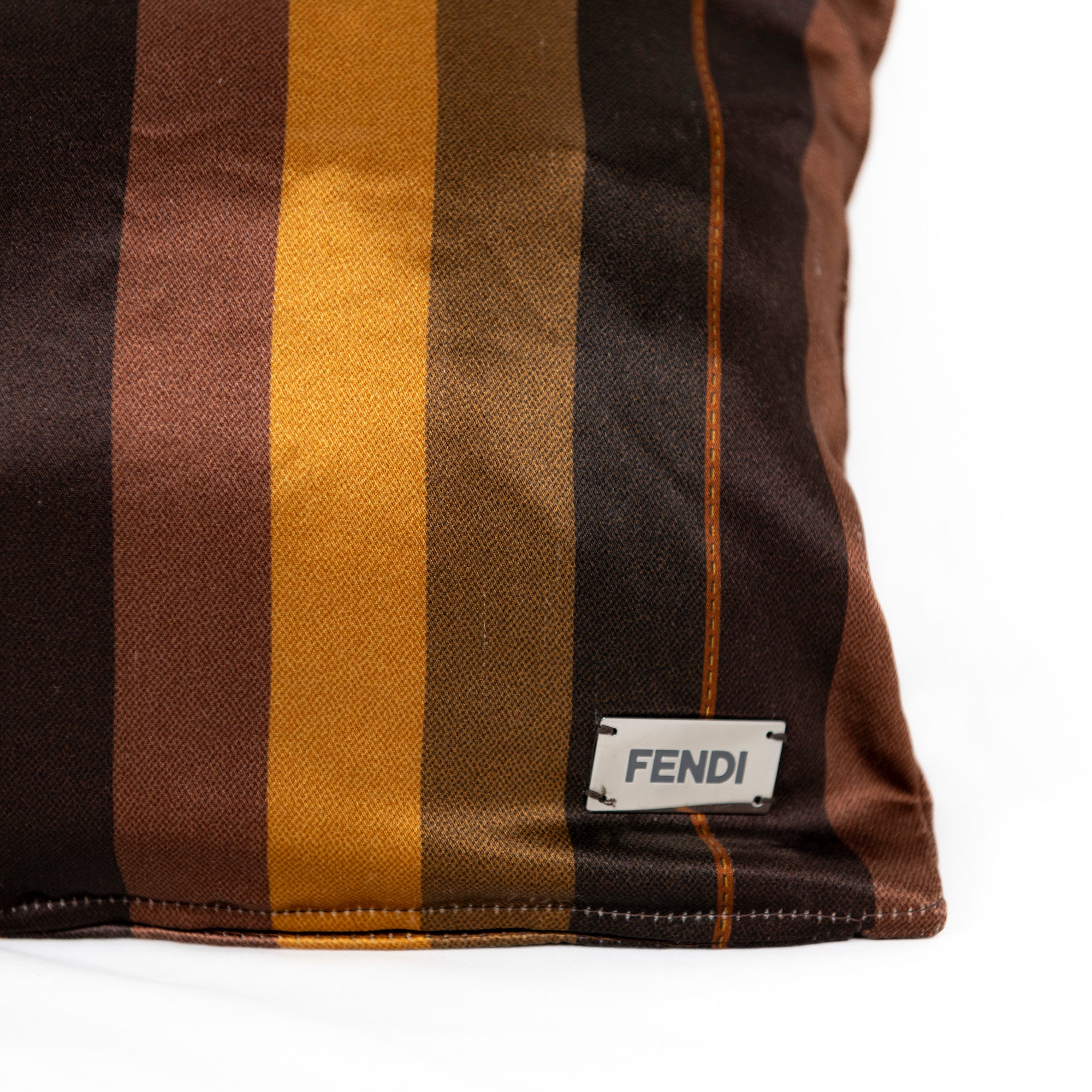 Coussin en soie à rayures - Marron
