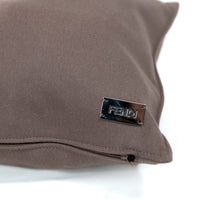 Coussin décoratif en laine à design cousu - Taupe