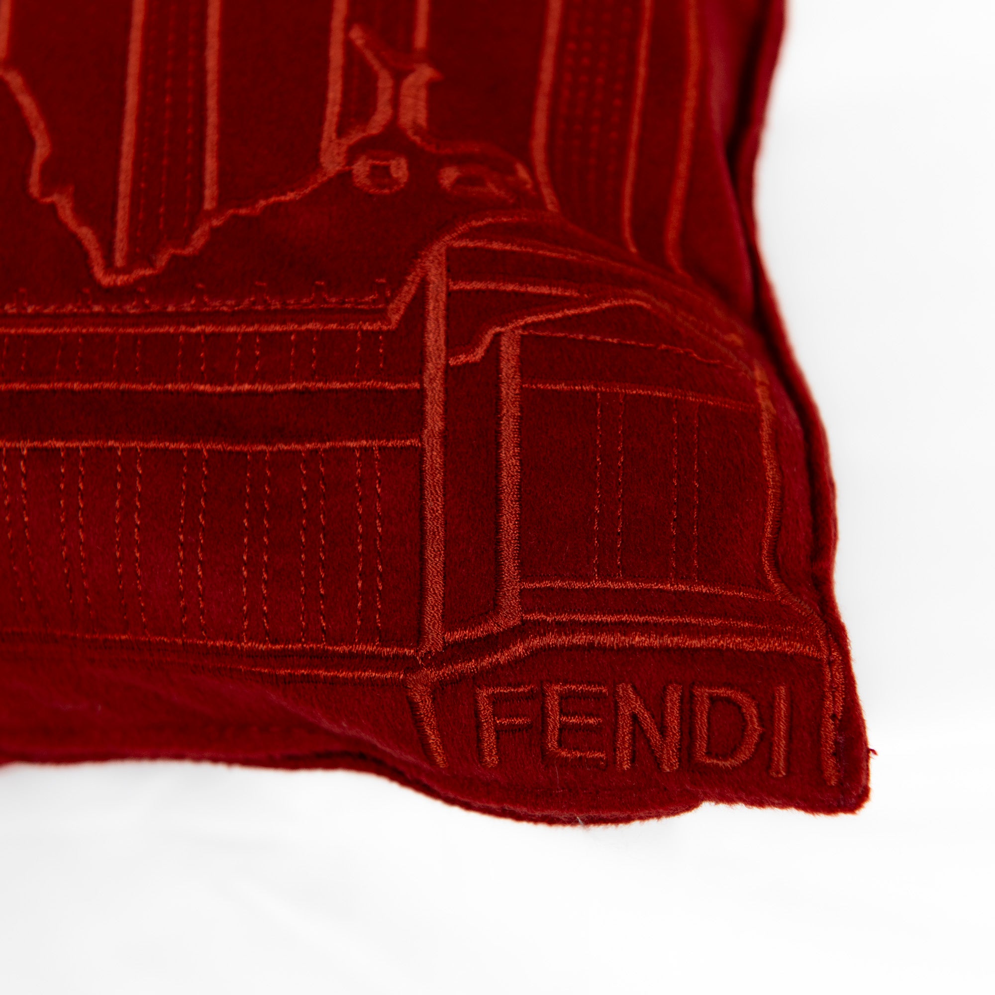 Coussin en laine brodé de paysages urbains - Rouge