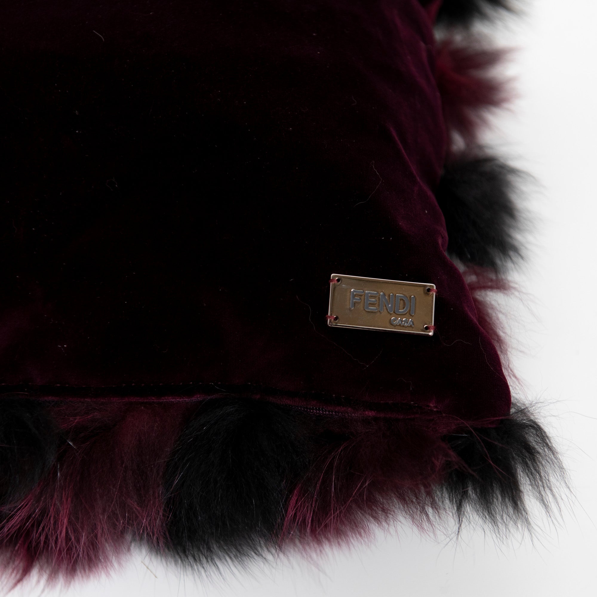 Coussin décoratif fourrure rayé - Bourgogne & Noir