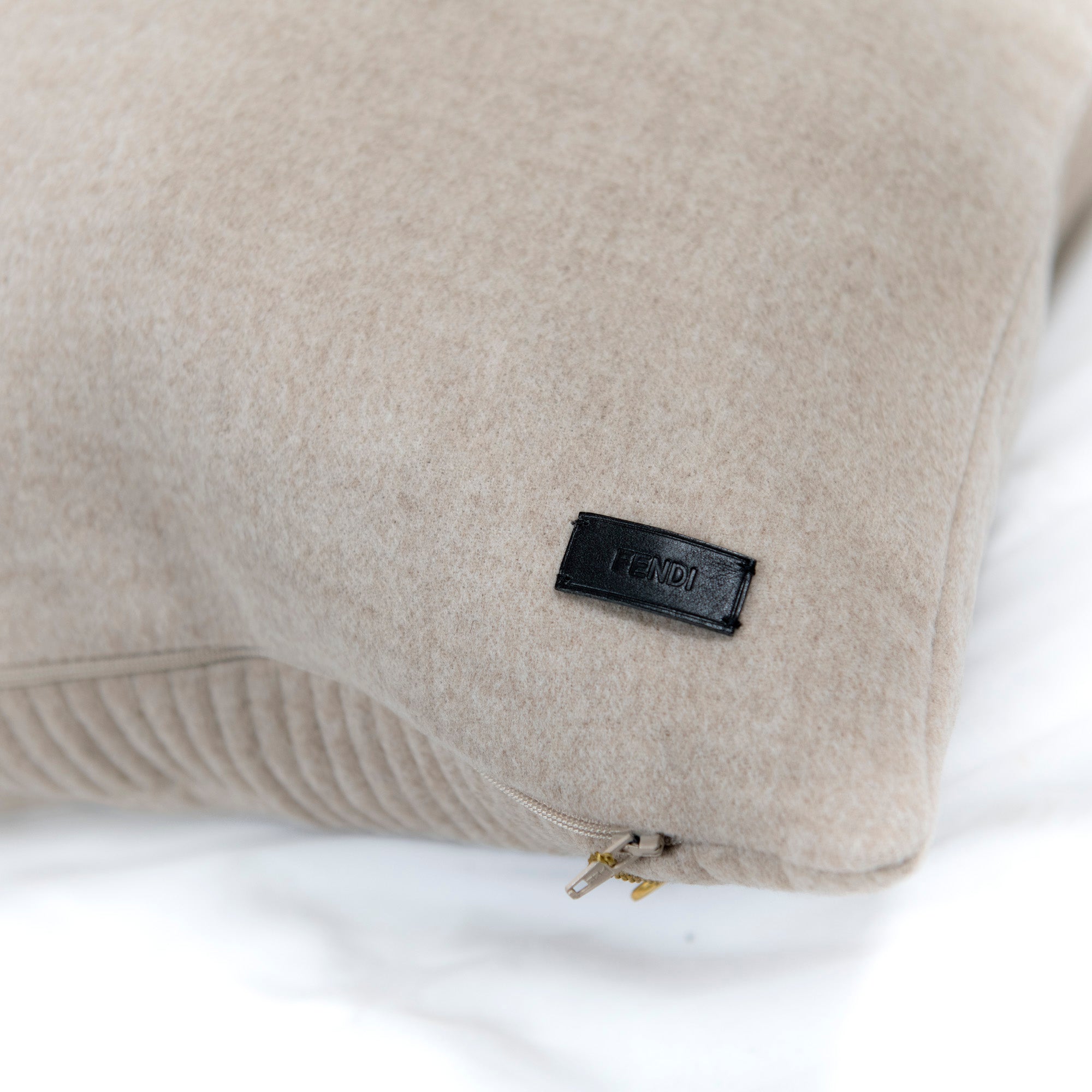 Coussin en laine polaire à motif rectangulaire - Beige