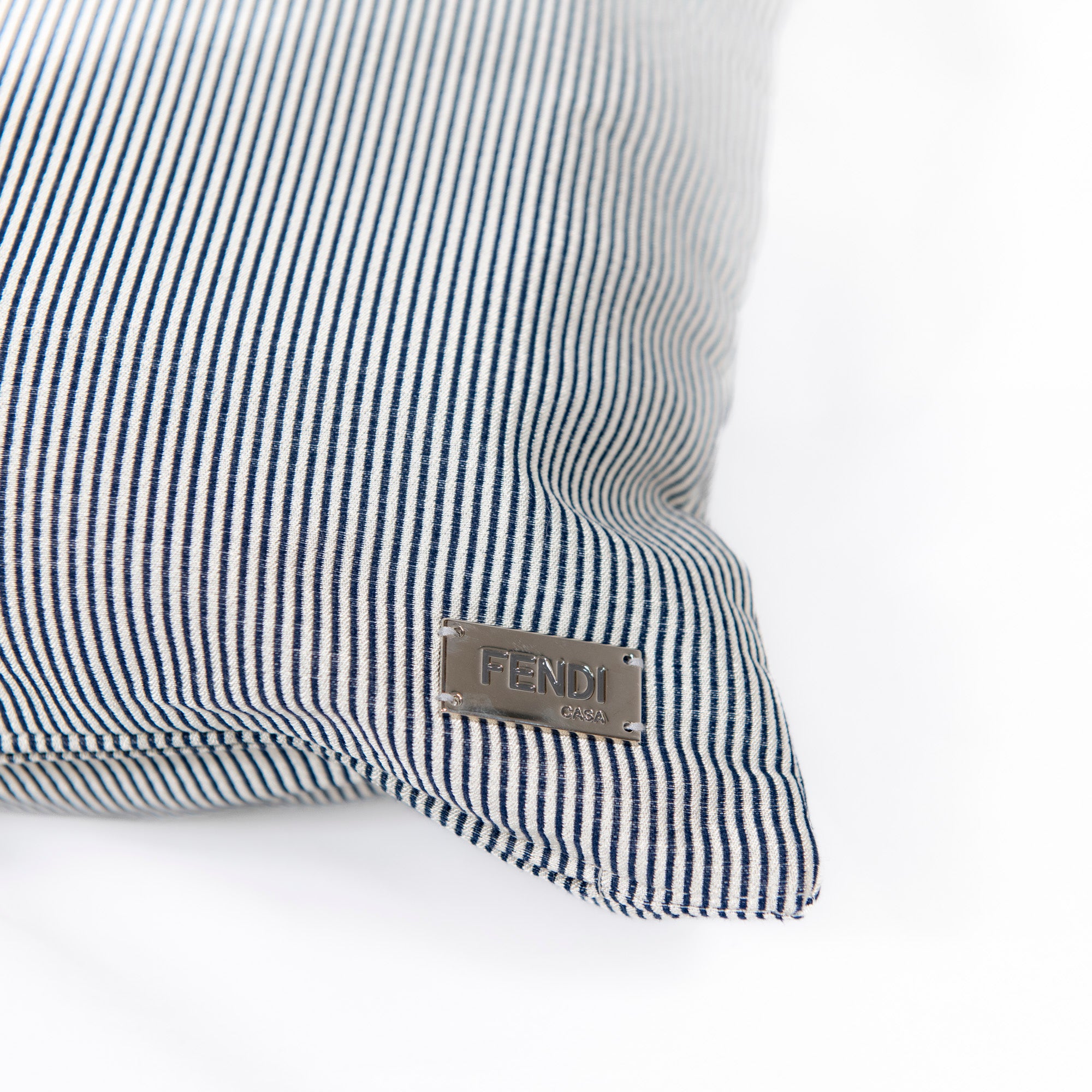 Coussin rayé en coton mélangée - Blanc & Marine