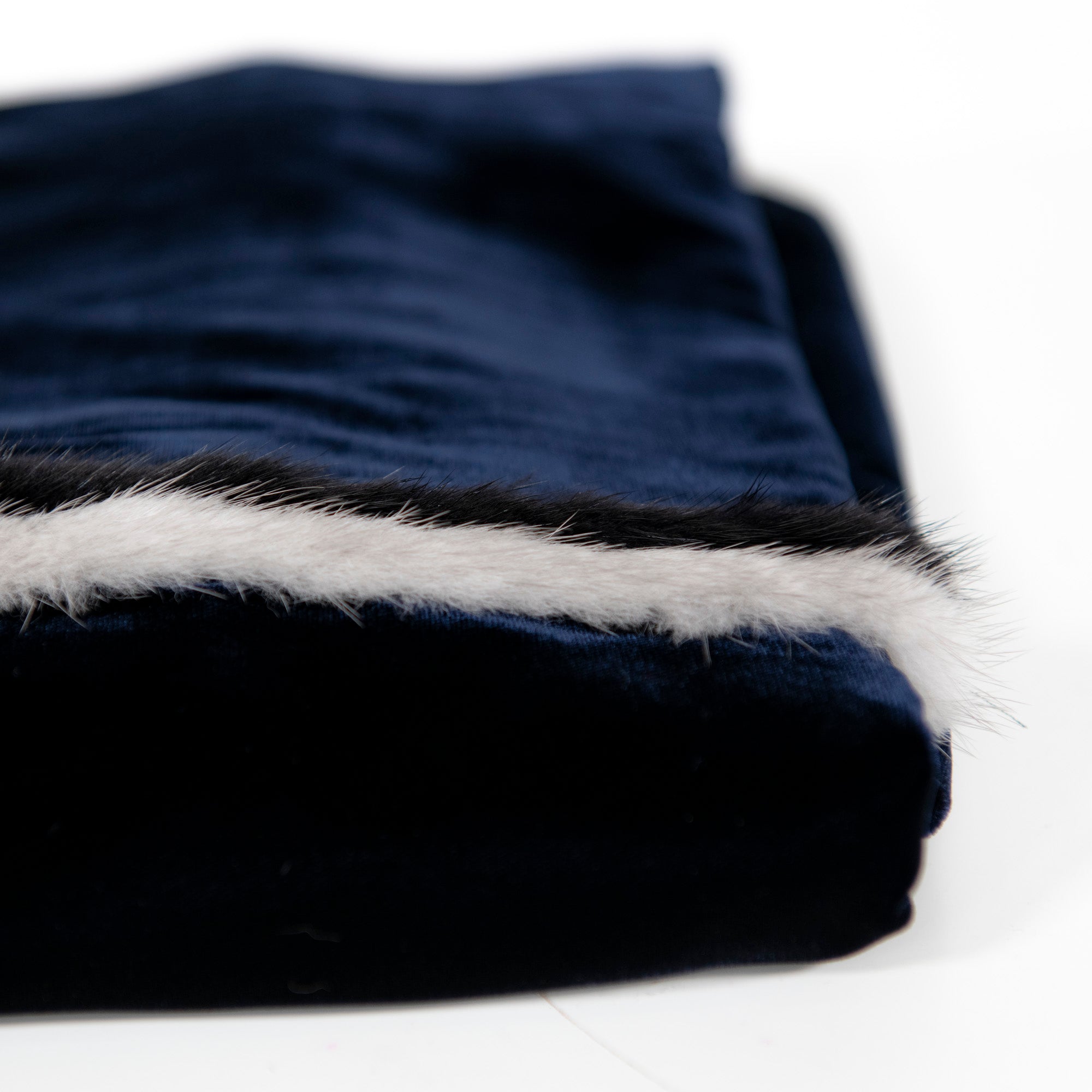 Plaid en velours avec bordure en fausse fourrure - Bleu