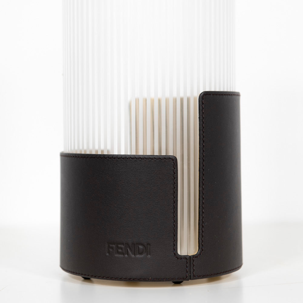 Vase cylindrique en verre et cuir à relief - Marron Foncé