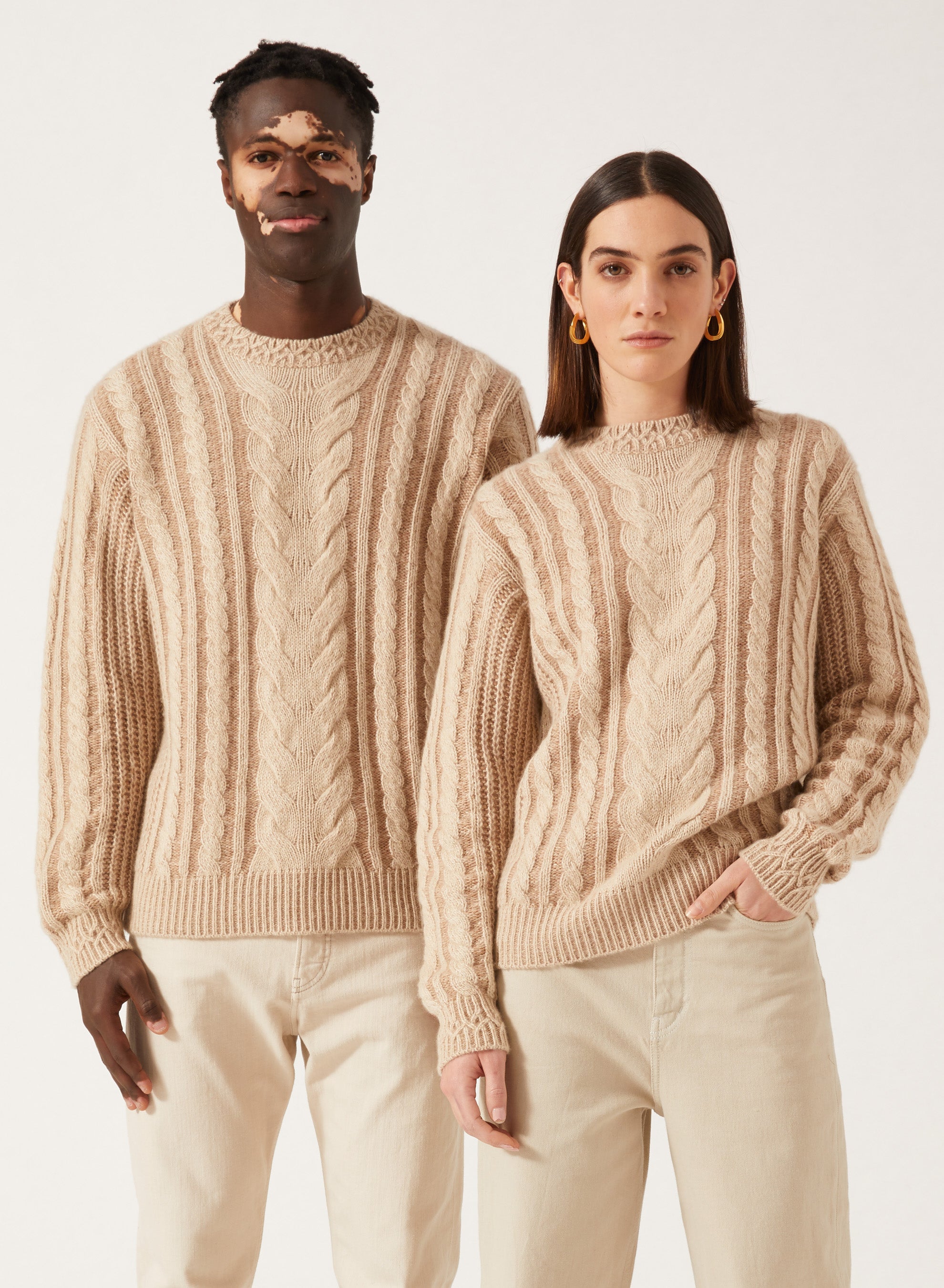 Ivory & Camel_1QTY // Pull à maille torsadée et finitions côtelées en laine - Ivory & Camel