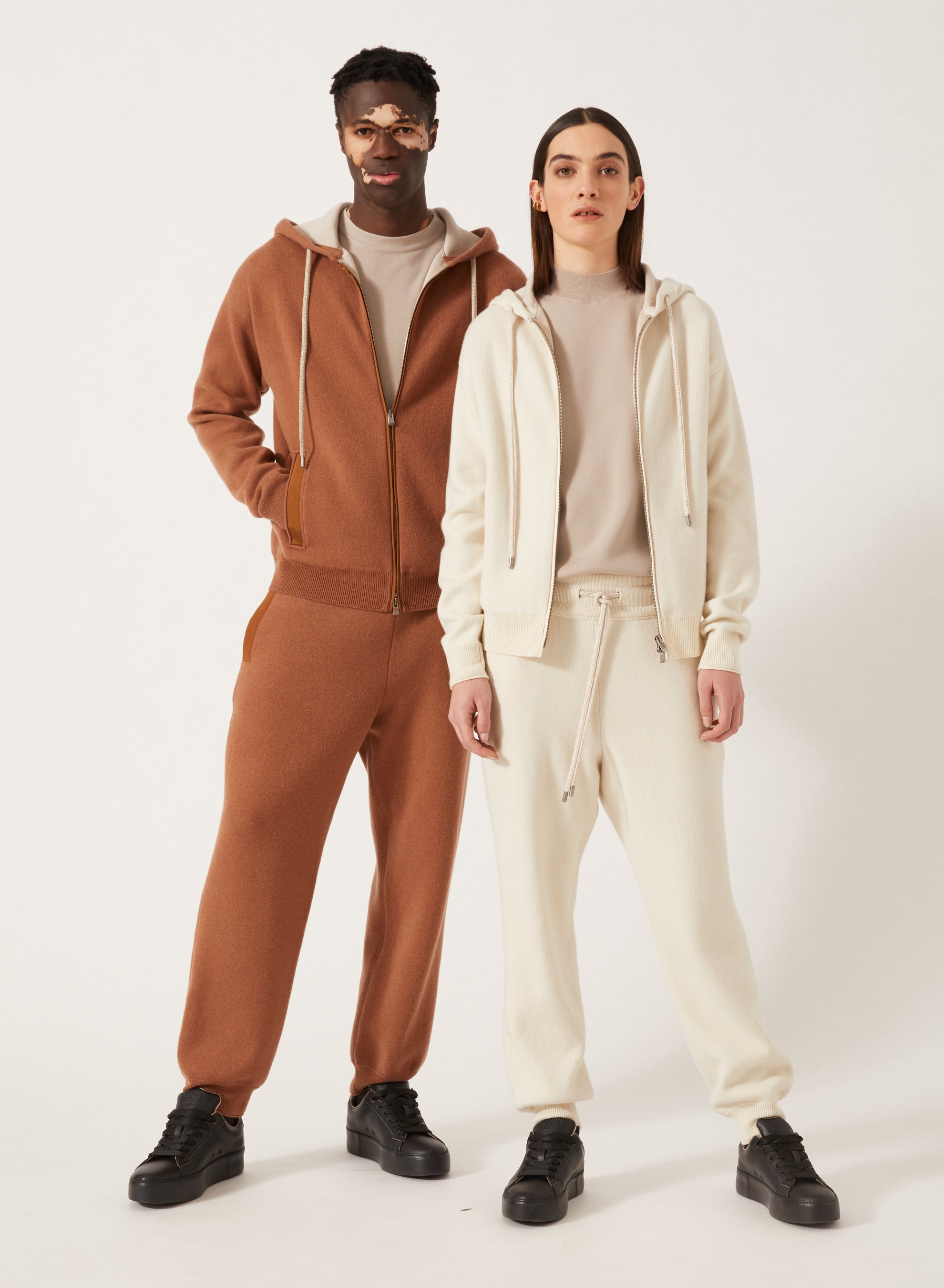 Ivory_1QTY // Pantalon de survêtement à bords-côtes en laine - Ivory