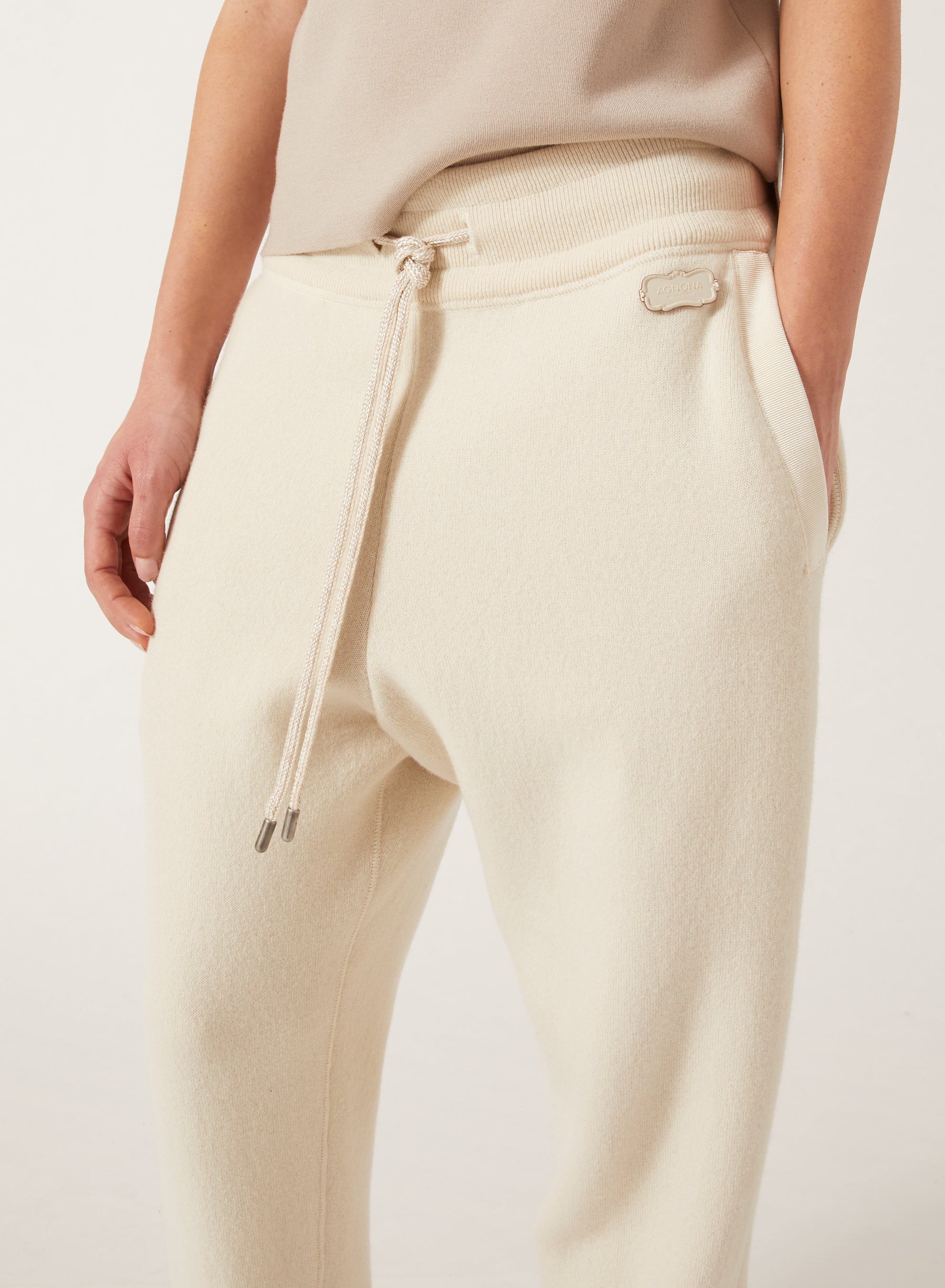 Ivory_1QTY // Pantalon de survêtement à bords-côtes en laine - Ivory