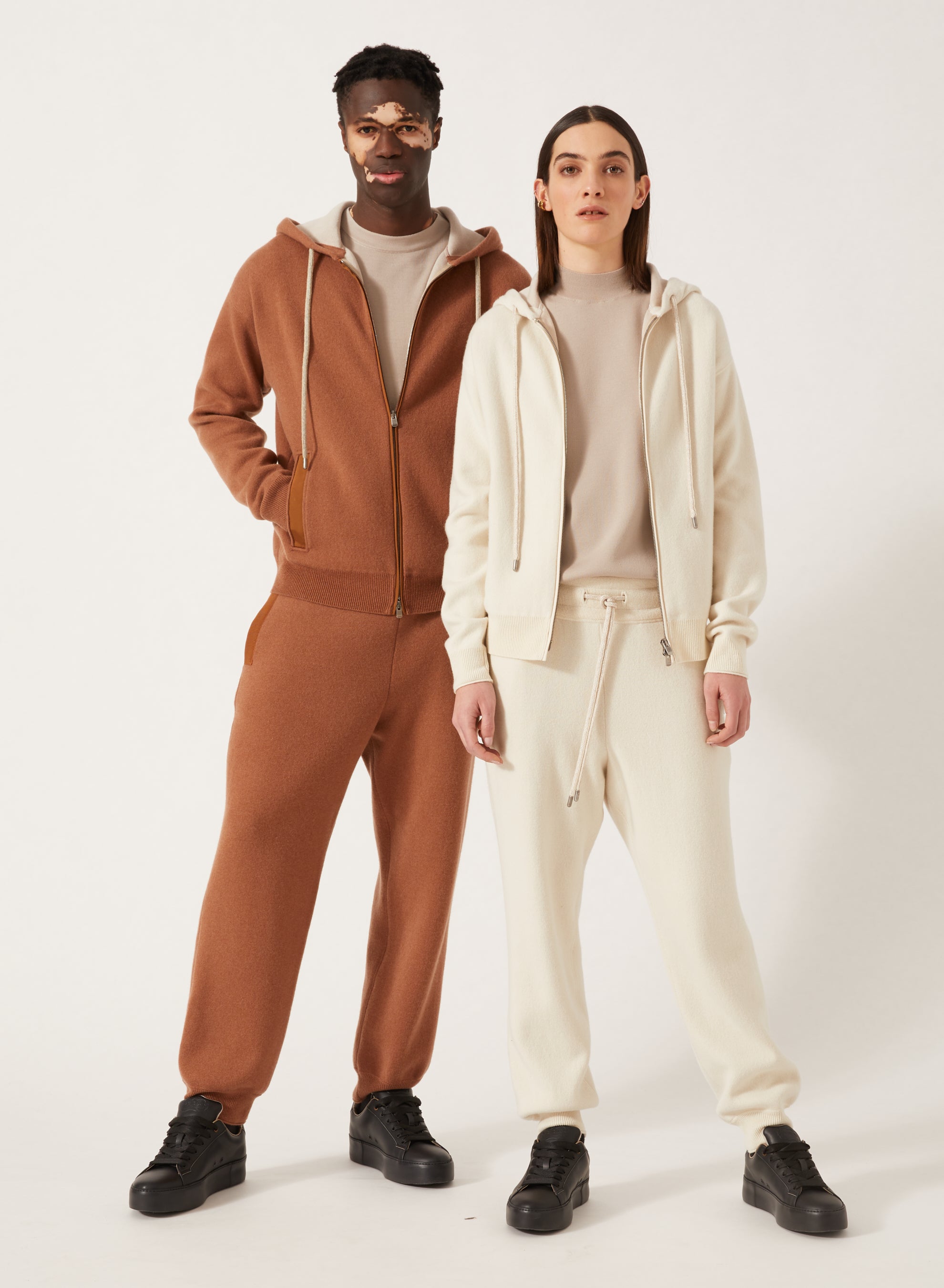 Ivory_1QTY // Gilet zippé à capuche en laine - Ivory