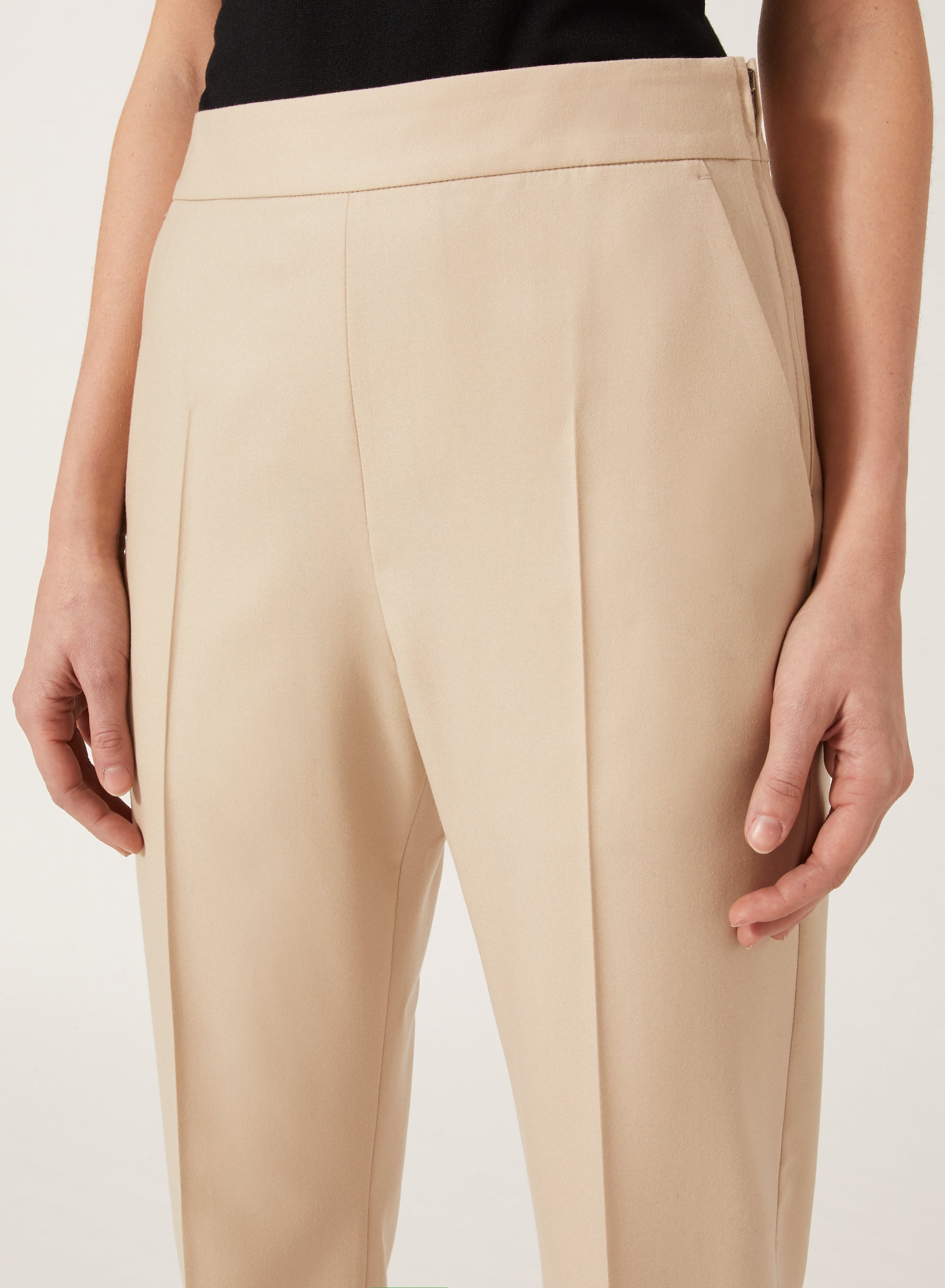 Chalk_1QTY // Pantalon de tailleur à plis marqués en laine - Chalk